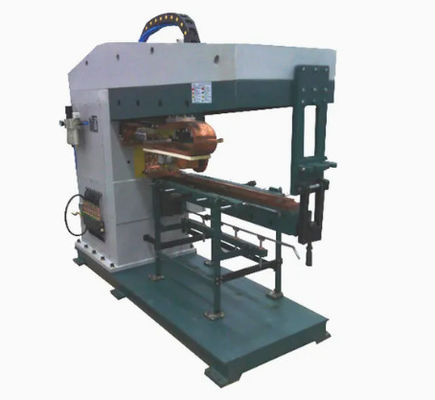 Les réservoirs de stockage longitudinaux automatiques et les soudeuses à rouleaux cylindriques en forme d'anneau, les soudeuses à rouleaux à bras longs.