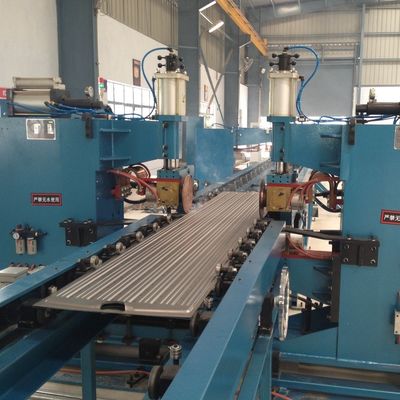 Ligne de production de nageoires de radiateur de transformateur entièrement automatique