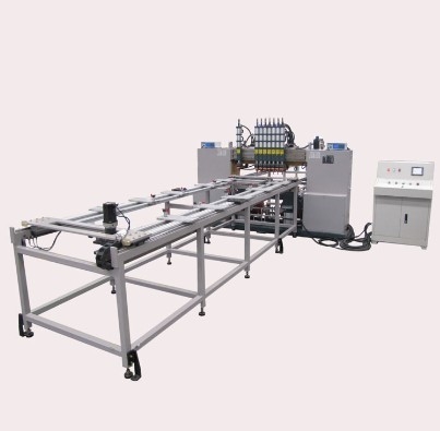 Machine à souder les treillis métalliques multi-têtes à portique automatique pour le chargement et le déchargement manuels