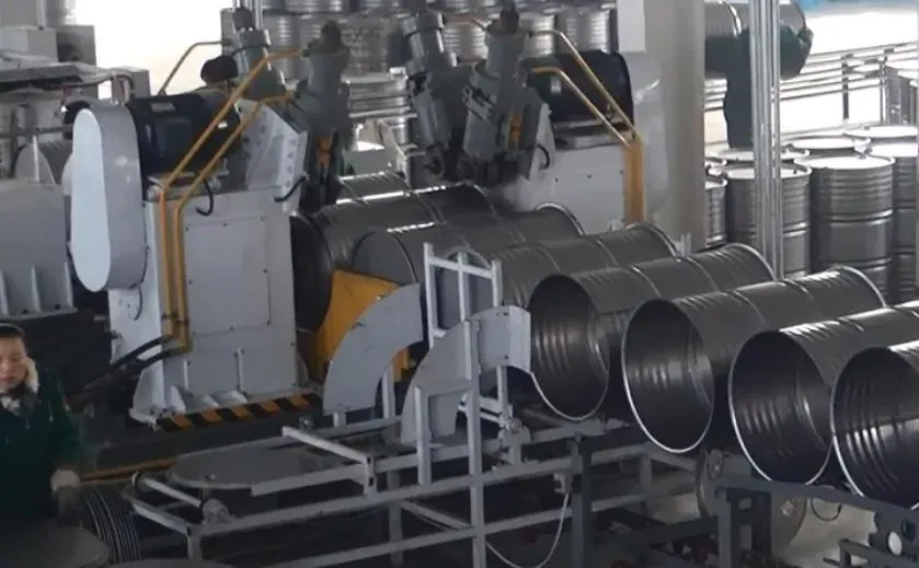 Machine de fabrication de fûts en acier de 200L 1