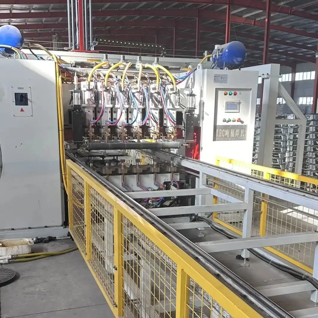 Machine à souder et plier les cadres durables. Configuration de capacité : 150-200 pièces/8h. Plie un cadre toutes les 15-20 secondes. 1