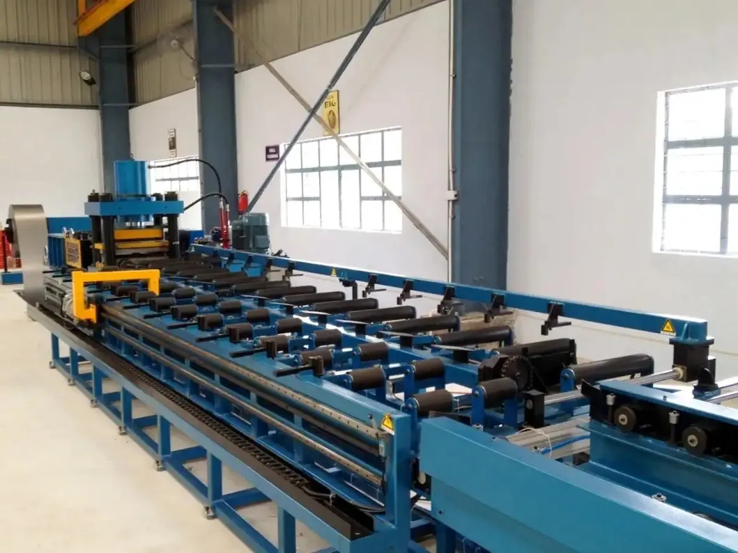 Refroidissement des parois à ailettes ondulées pour transformateur de puissance à distribution, radiateur immergé dans l'huile, ligne de production de soudage automatique des ailettes 3