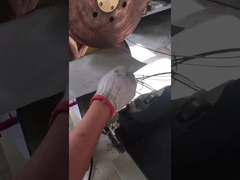 Machine de soudage par couture de panneaux en acier